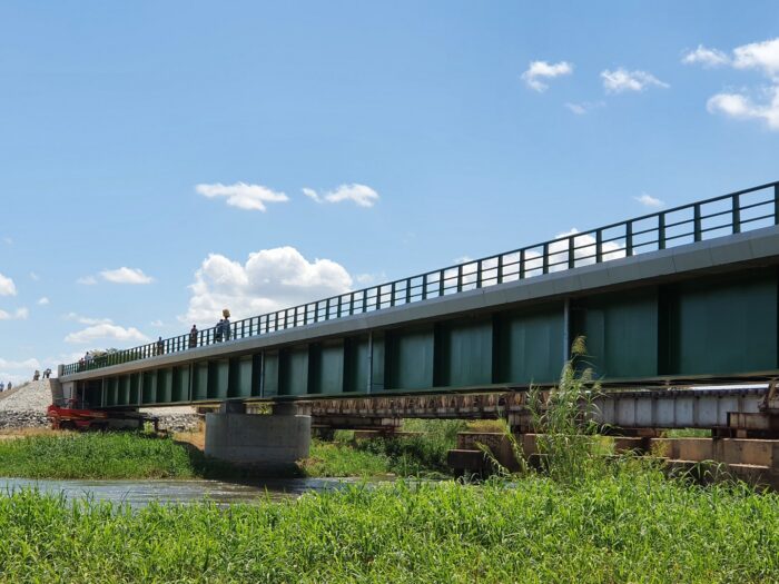 Nova ponte ferroviária sobre o rio Shire