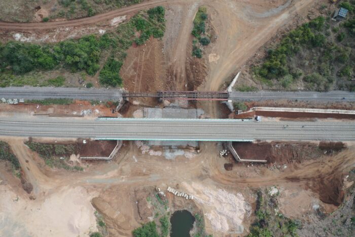 Nova Ponte Ferroviária sobre o rio Secongene ao pk61+900 da Linha de Ressano Garcia